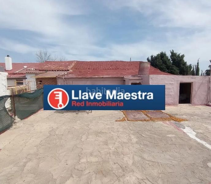 Foto ee010100-8ed0-4595-b9ab-d22fa22e4c98. Casa  en venta en la carretera de la perrina en Valencia