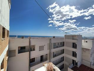 Etagenwohnung  Isaac peral. Piso en venta en primera linea de playa en el perello