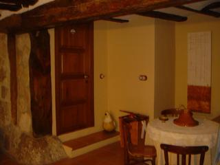 Haus in Abejuela. Casa de pueblo en abejuela, teruel