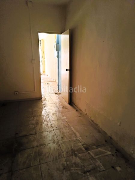 Foto 17a8c205-be2d-4a57-b7a9-d639d0cfb5f1. Local comercial a Nou Moles Valencia