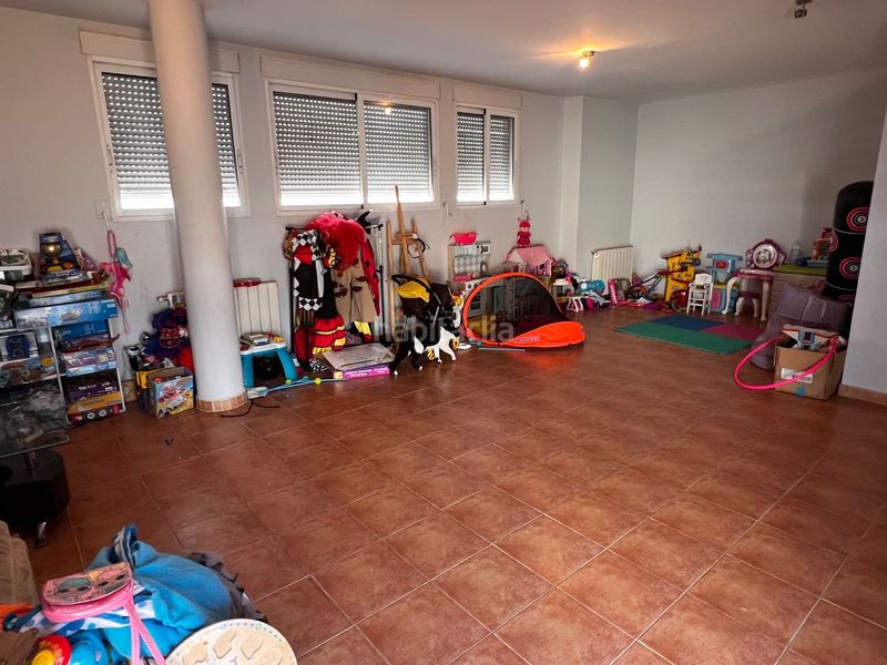 Foto abc4bfd4-00ff-49cb-828b-2a6e74e624c6. Casa amb aparcament piscina a San Antonio de Benagéber