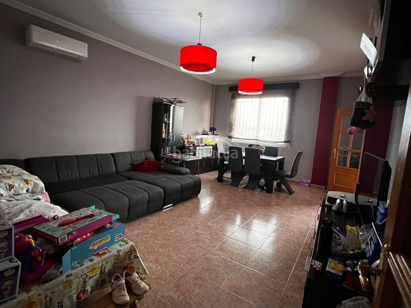 Foto e5ec32ea-0e80-45bd-aabb-34262db8f2b9. Casa amb aparcament piscina a San Antonio de Benagéber