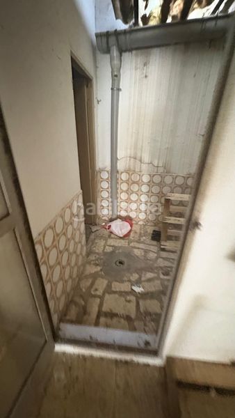 Foto 5e69c639-ab74-48ab-a1fa-727e22fe2c61. Local comercial a Nou Moles Valencia
