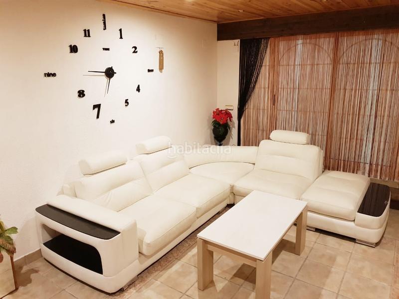 Foto 38f21453-039f-46f7-b4ef-f1775fe3105a. Edificio complejo turístico en Marines