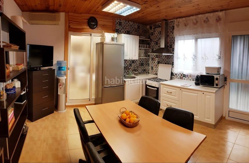 Foto 9378b9c8-3007-416a-96ce-04e5e515c66a. Edificio complejo turístico en Marines