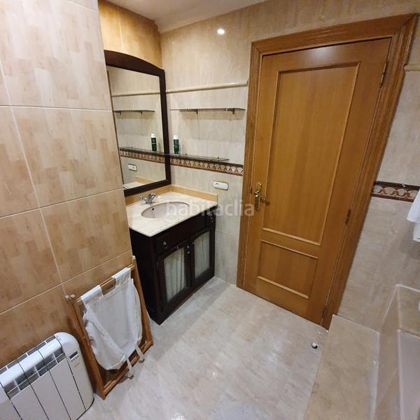 Foto cd84ae54-9039-482f-bb6c-56c0f21ff15e. Edificio complejo turístico en Marines