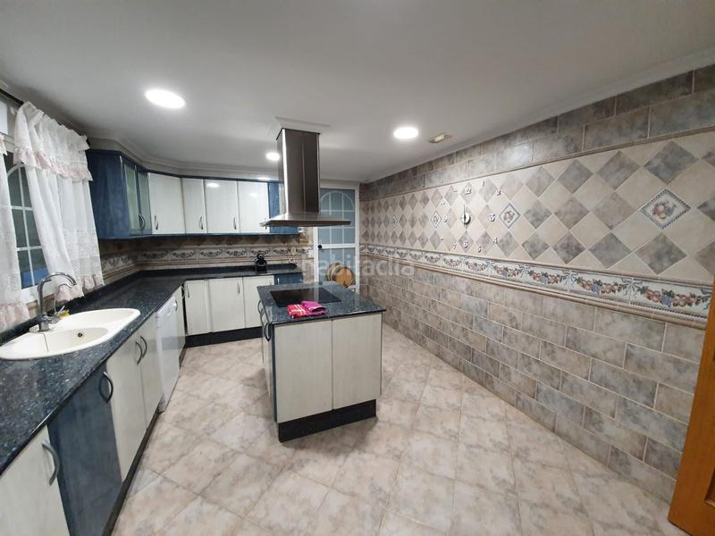 Foto d6140bfc-6a90-4e29-98cb-1dd5443034fb. Edificio complejo turístico en Marines