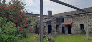 Maison en Moraa. Casa en venta para restaurar en moraa.