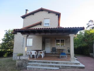 Maison en Moraa. Casa con terreno en venta en moraa