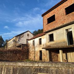 Casa in Barro. Vivienda con terreno para restaurar