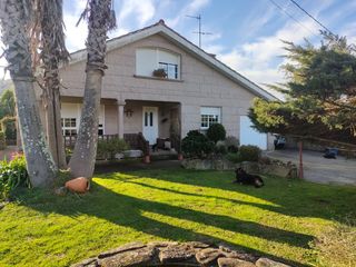 Maison à Barro. Exclusiva casa de piedra con jardín en barro