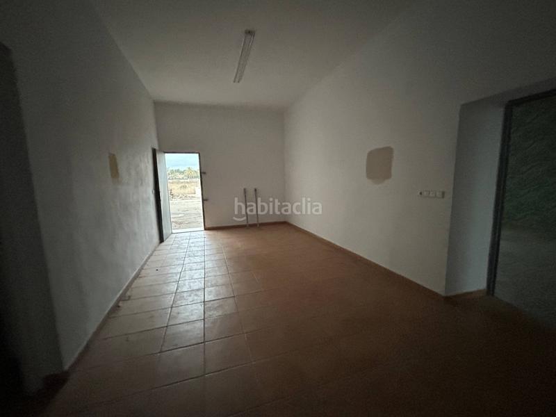 Foto 92f300f5-2b48-48ab-bf37-709f2d4313e8. Casa pareada casa de campo, 6 habitaciones, 3 baños, nave, matola, elche en Elche / Elx