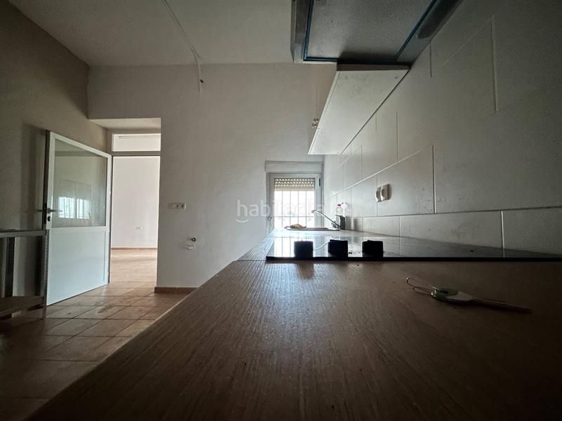 Foto db4b2fd4-8486-49b6-bc5d-ef1371e1a34a. Casa pareada casa de campo, 6 habitaciones, 3 baños, nave, matola, elche en Elche / Elx