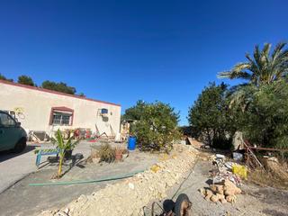 Xalet  Partida carrus. Chalet, 5 habitaciones, 2 baños,1 nave, partida carrus, elche