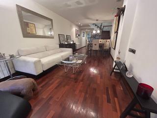 Casa  Carrer carrer aurora. Dúplex, 3 habitaciones, 2 baños,1 aseo, terraza, centro, elche