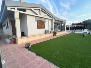 Chalet  Polígono llano san jose poligono 3. Chalet, 4 habitaciones,2 baños, 2 aseos, piscina, llano san jose