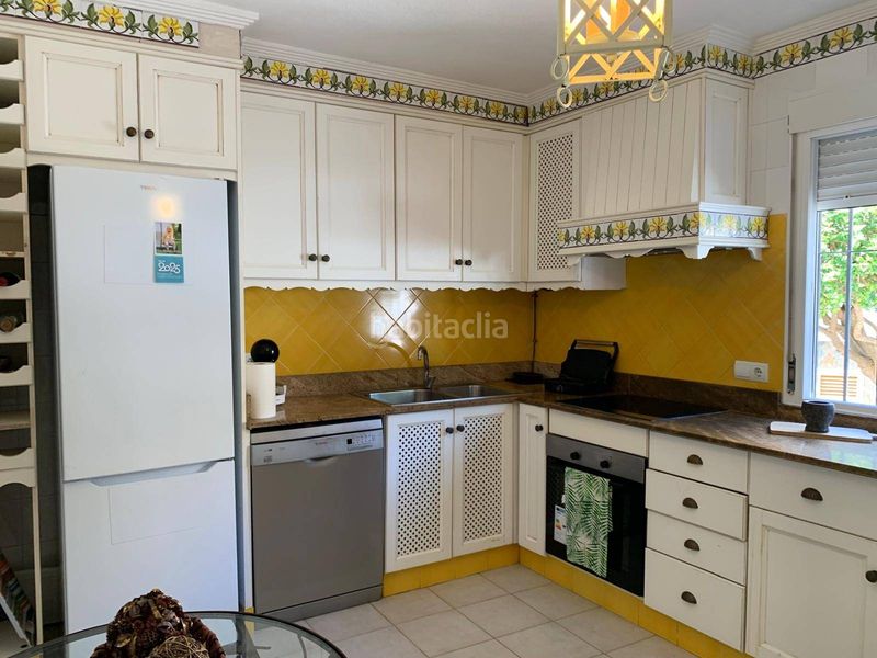 Foto 75539d32-5167-4d9b-b092-c0f53097c7d5. Casa amb aparcament piscina a calas Santa Pola este Santa Pola