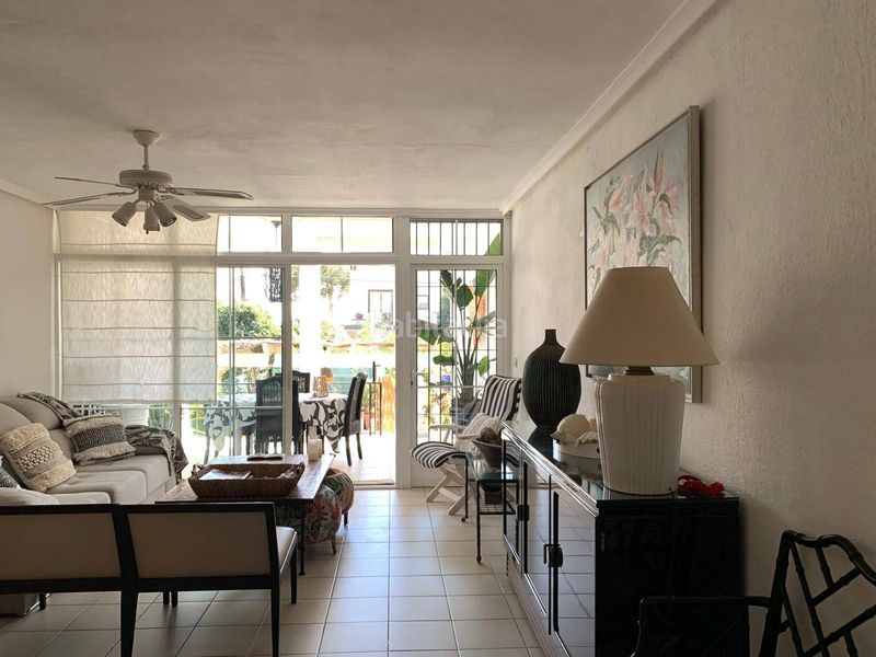 Foto cee7dbbb-0de9-429e-b889-0e36e1e9b4e1. Casa amb aparcament piscina a calas Santa Pola este Santa Pola
