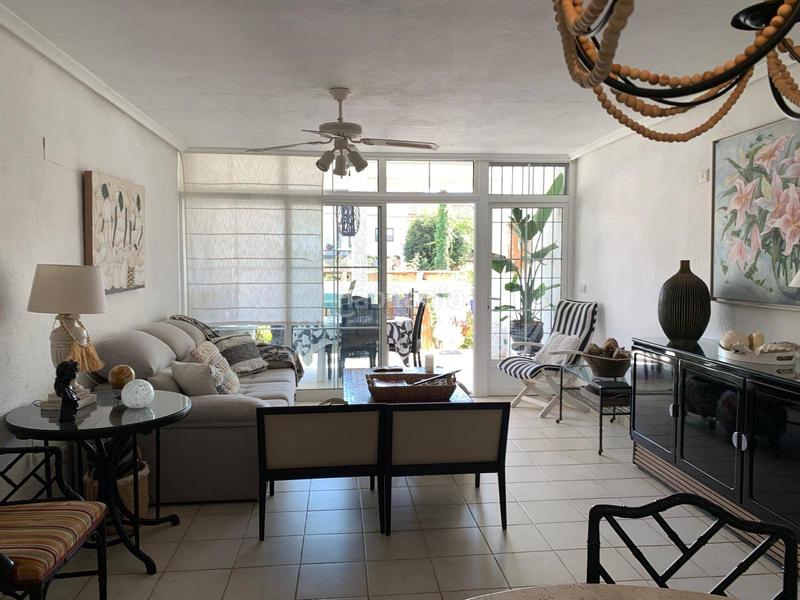 Foto fbd33465-b661-479c-87c9-e31013c60b35. Casa con riscaldamento parcheggio piscina in calas Santa Pola este Santa Pola