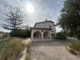 Chalet  Polgono poligono 3. Chalet, 5 dormitorios, 3 baos, 1 aseo, pla de sant josep elche
