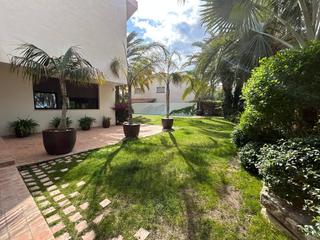 Xalet  Calle de ginés macià pascual. Chalet, 6 dormitorios, 6 baños, 2 aseos, piscina, garaje , ciuda