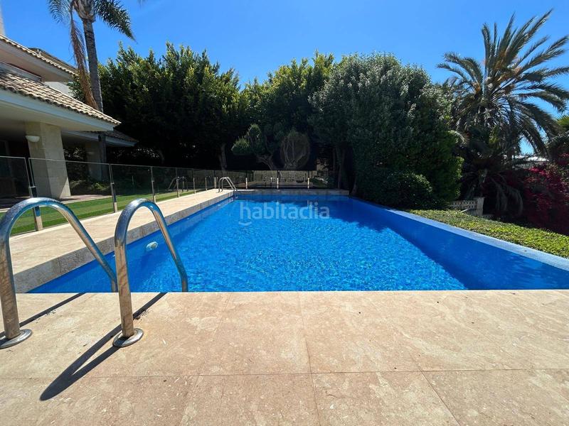 Foto 00969b1d-a7e7-47ae-9e51-202dbd3e4dda. Chalet , 7 dormitorios, 6 baños, 2 aseos, piscina, garaje, san juan , en Alicante