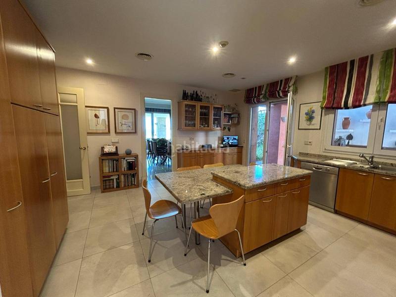 Foto 6f161405-505d-44f0-8fbc-2b51ebdb3ee2. Chalet , 7 dormitorios, 6 baños, 2 aseos, piscina, garaje, san juan , en Alicante