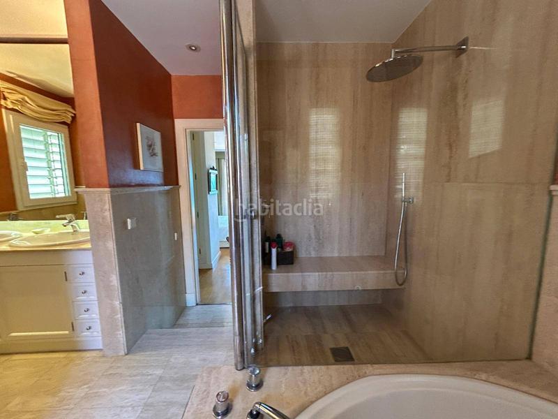 Foto 9705abcf-61e2-4f19-8c26-45b58ef6ce03. Chalet , 7 dormitorios, 6 baños, 2 aseos, piscina, garaje, san juan , en Alicante