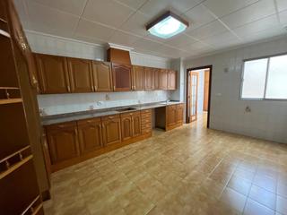 Pis  Calle salazar alonso. Piso, 4 habitaciones, 2 baños, centro, elche