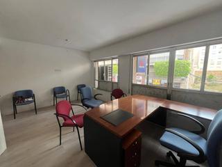 Business premise  Calle vicente blasco ibáñez. Entresuelo, 3 dormitorio, 2 aseos, centro, elche