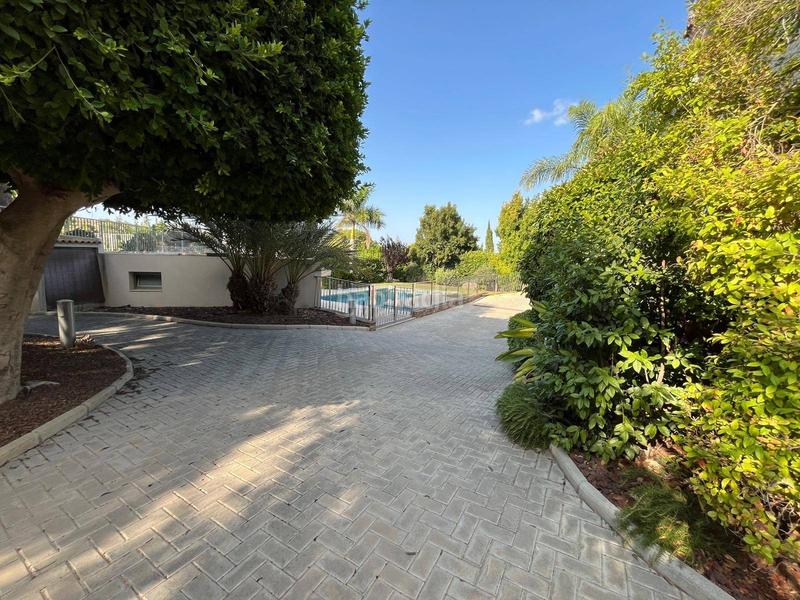 Foto 104ea765-70e2-4264-b49b-1204e90c76b3. Chalet mit parking pool in Peña de las Águilas Elche / Elx