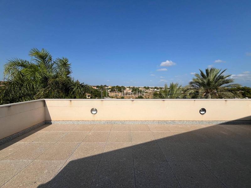 Foto be0791c0-ce91-4db7-905a-264f7a8f40e0. Chalet mit parking pool in Peña de las Águilas Elche / Elx