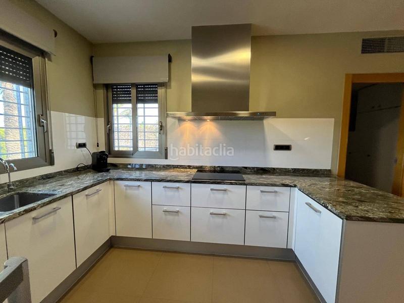 Foto f81cfd45-f92d-4950-912e-84a46e92b59a. Chalet mit parking pool in Peña de las Águilas Elche / Elx