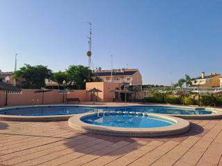 Haus  Calle de finlandia. Bungalow, 3 habitaciones, 3 baños, terraza, piscina. garaje, gra