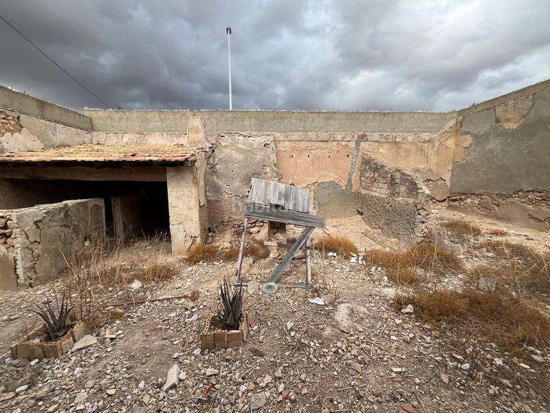 Foto 24086b34-1bed-46dc-bd0f-cd74f439ff00. Xalet amb aparcament a Jubalcoi Elche / Elx