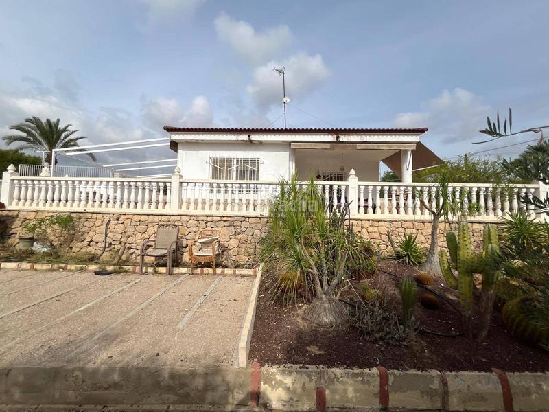 Foto 2b4b70f3-955e-4611-9245-76b7449b0bdd. Chalet con parcheggio piscina in Peña de las Águilas Elche / Elx