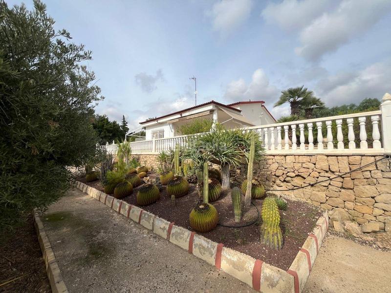 Foto 87873157-2136-4019-a56a-b82252d0b410. Chalet con parcheggio piscina in Peña de las Águilas Elche / Elx