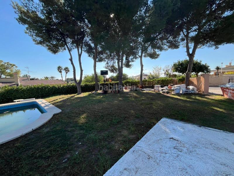 Foto 48202fb2-3e3b-406c-ad85-922292e39f68. Chalet  , 4 habitaciones, 3 baños, piscina, parking, Valverde , elche en Elche / Elx