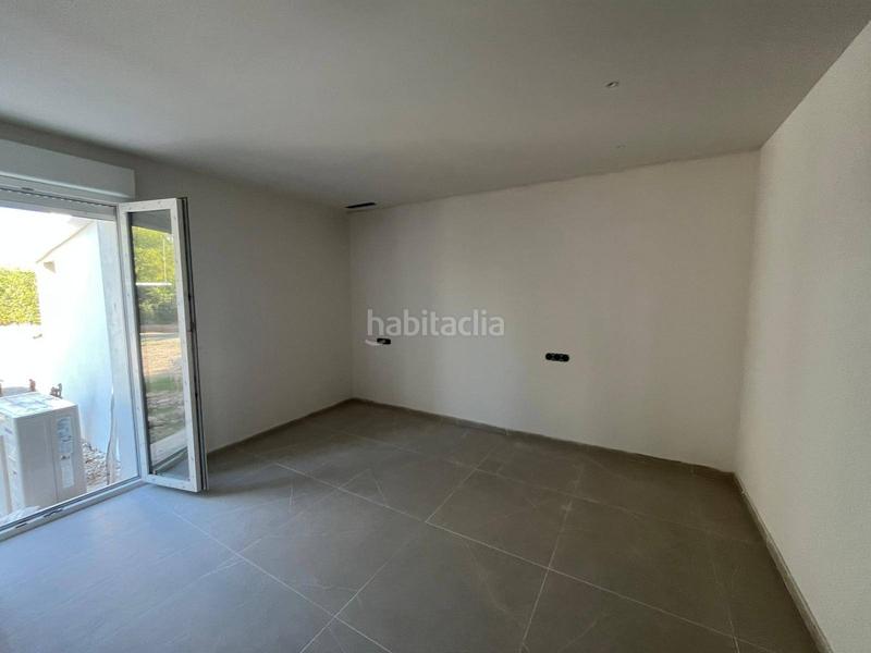 Foto b3b9485f-4914-4483-bad3-c060c7ec329a. Chalet  , 4 habitaciones, 3 baños, piscina, parking, Valverde , elche en Elche / Elx