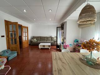 Pis  Calle de antonio mora ferrndez. Piso, 3 habitaciones, 1 bao, balcon, altabix, elche