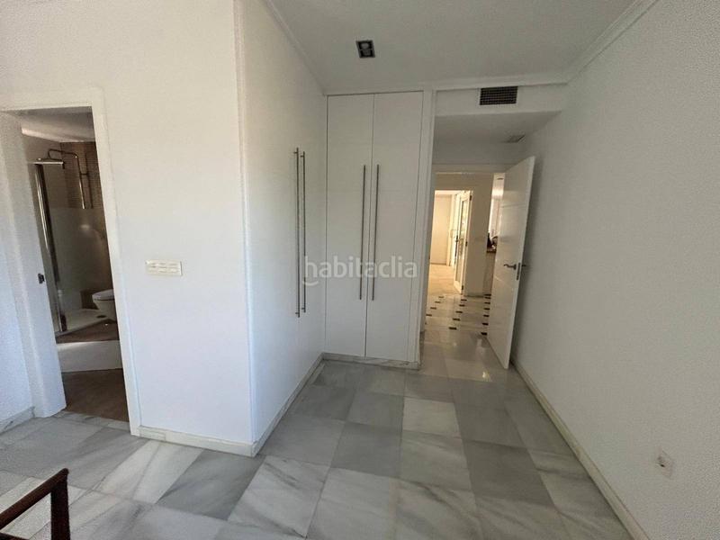 Foto 8ab6ef22-b82c-4dbf-90c1-35e1ba96d470. Chalet con riscaldamento parcheggio piscina in Alicante golf Alicante