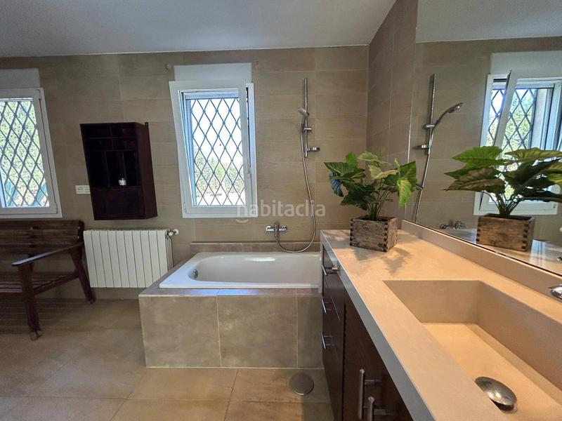 Foto e9d29119-b697-4b9b-aad6-7c08478b917a. Chalet con riscaldamento parcheggio piscina in Alicante golf Alicante