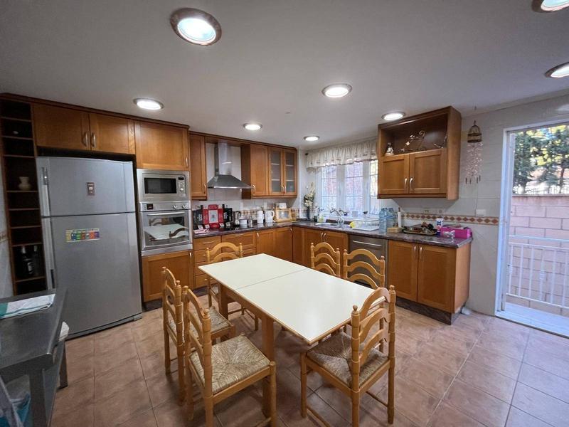 Foto cb3d88c9-9fce-40ca-a717-bfe9bba9532c. Chalet avec parking piscine dans Jubalcoi Elche / Elx