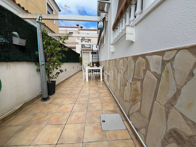 Foto 9361fc0a-3fc3-4fb9-a74b-360e876d9188. Casa adossada amb piscina a Valverde Elche / Elx