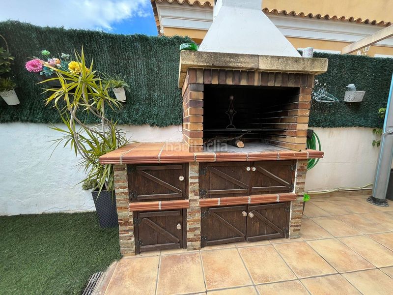 Foto a5b323db-7407-46b9-ae96-f225f2751a65. Casa adossada amb piscina a Valverde Elche / Elx