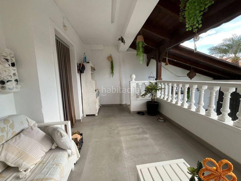 Foto f45bd6f2-d0e0-4ca3-8b9d-f23469cfb4e5. Casa adossada amb piscina a Valverde Elche / Elx