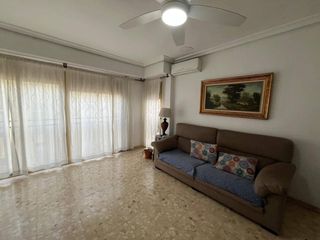 Pis  Calle calle capità antoni mena. Piso, 3 habitaciones, 1 baño, obispo siuri, elche