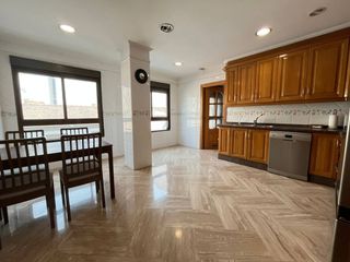 Pis a Avenida JOAN CARLES I