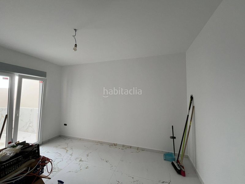 Foto b80dcb29-b607-4978-9bc0-de06deb01016. Casa a Reina Victoria - Miguel Hernández Elche / Elx
