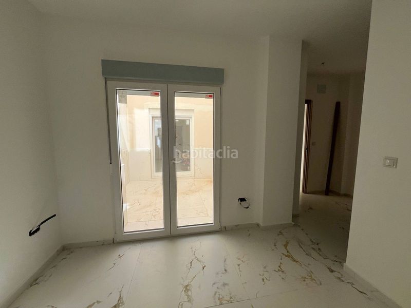 Foto f0cdeaba-cc42-4718-bf77-868f576fdec2. Casa a Reina Victoria - Miguel Hernández Elche / Elx